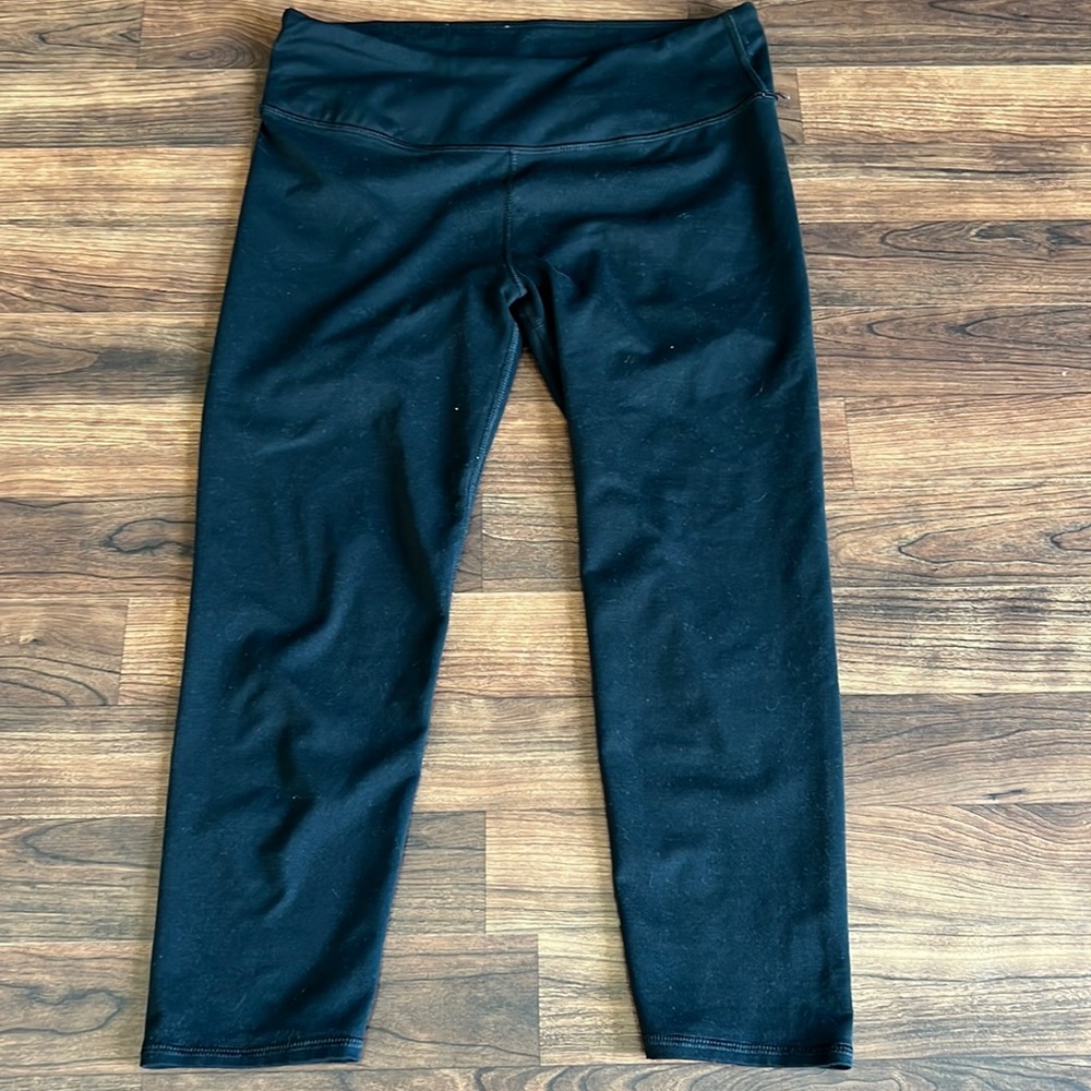Fabletics Black Capris SZ SMALL Womens Y2K